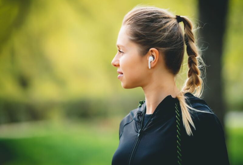 fones de ouvido para uso durante a prática de corrida